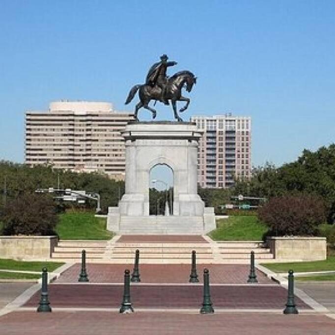 Wine Me Down,dwntn,medctr, Tsu, Uh, Rodeo Houston